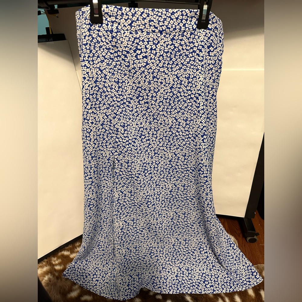 SHEIN Blue Floral Print Skirt with Thigh Slit